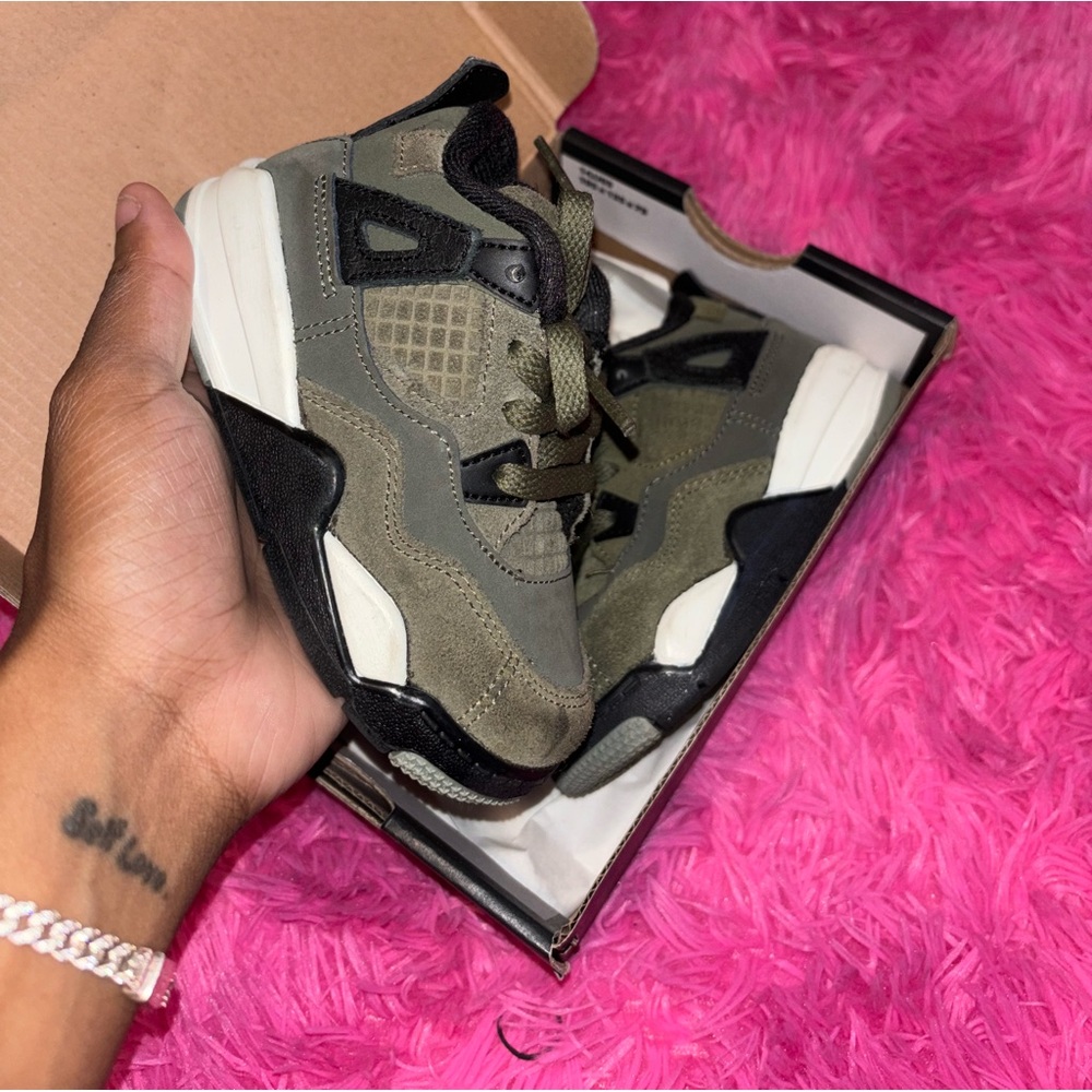 Toddler Jordan's